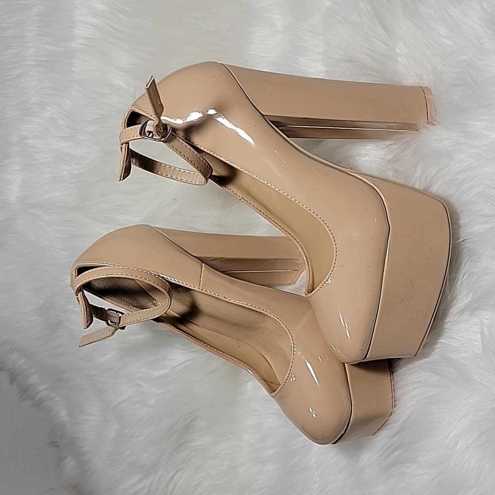 Charlotte Russe Nude Chunky Platform Mary Jane Pumps size 6